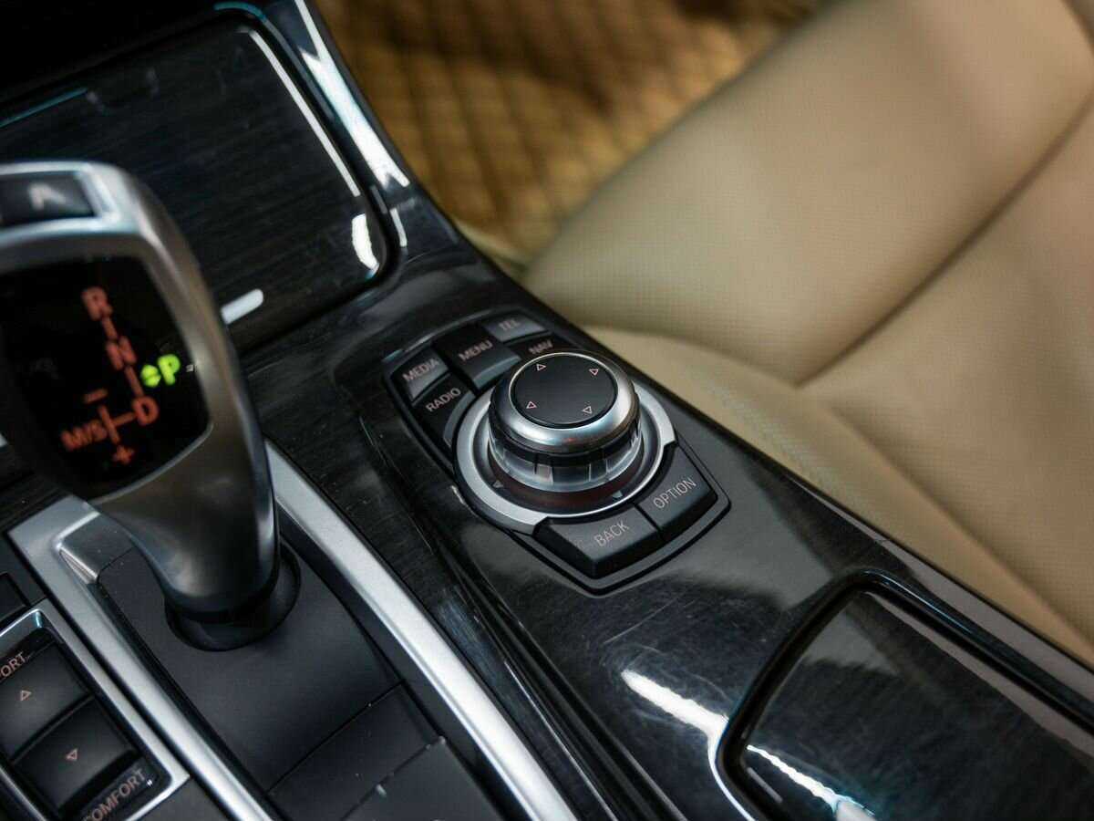 BMW 5 серии 2013 года с пробегом. Фото: #20