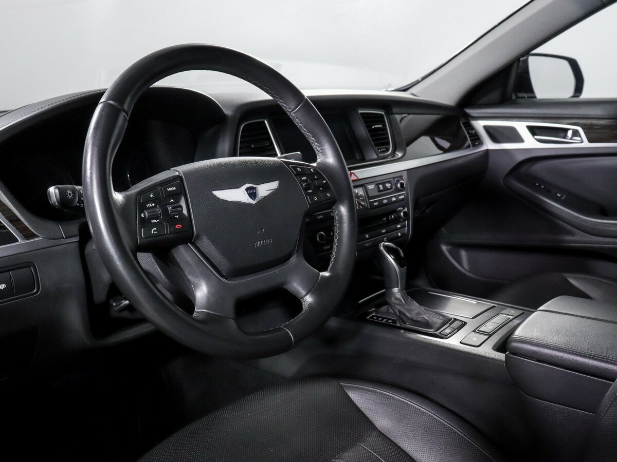 Hyundai Genesis 2016 года с пробегом. Фото: #10