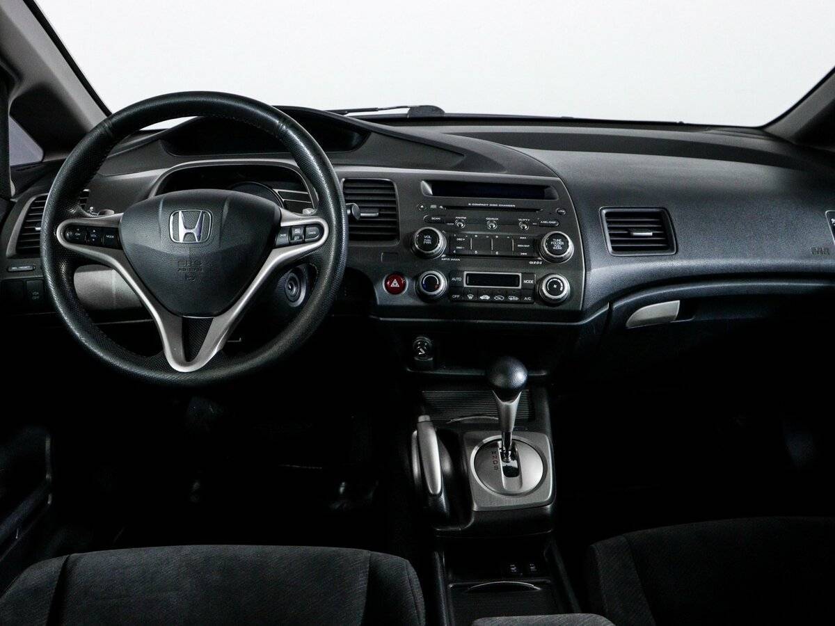Honda Civic 2011 года с пробегом. Фото: #11