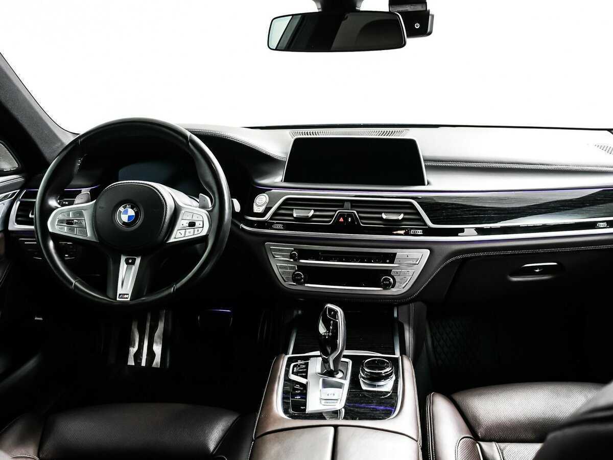 BMW 7 серии 2021 года с пробегом. Фото: #10