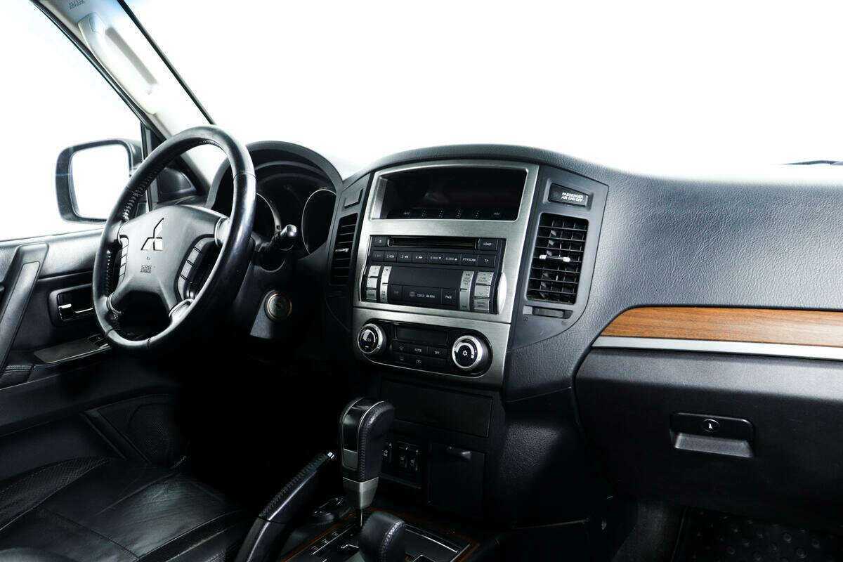 Mitsubishi Pajero 2008 года с пробегом. Фото: #8