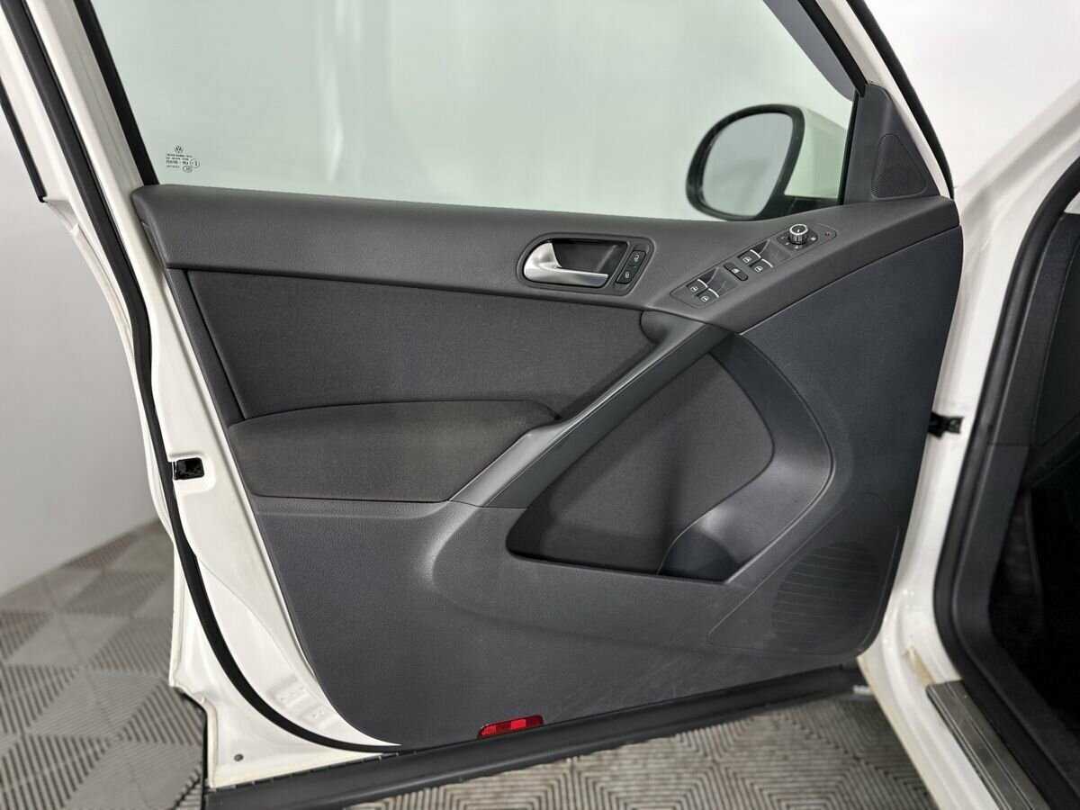 Volkswagen Tiguan 2011 года с пробегом. Фото: #7