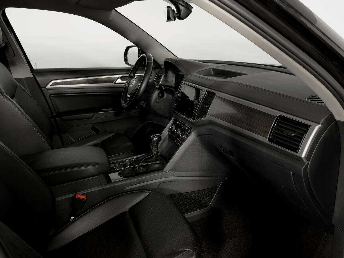 Volkswagen Teramont 2018 года с пробегом. Фото: #8