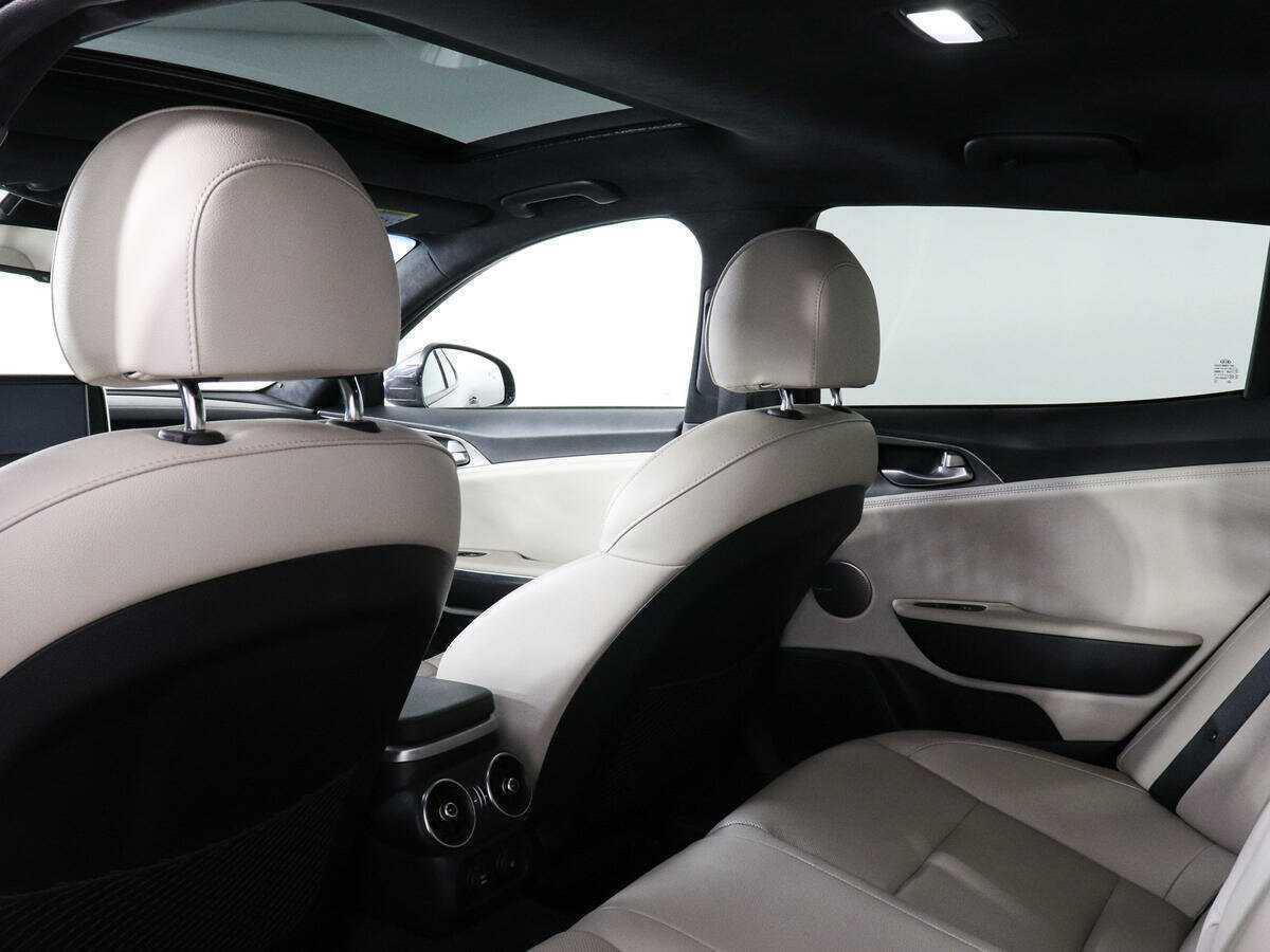 Kia Stinger 2018 года с пробегом. Фото: #11