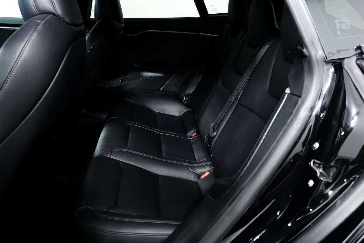 Tesla Model S 2020 года с пробегом. Фото: #11