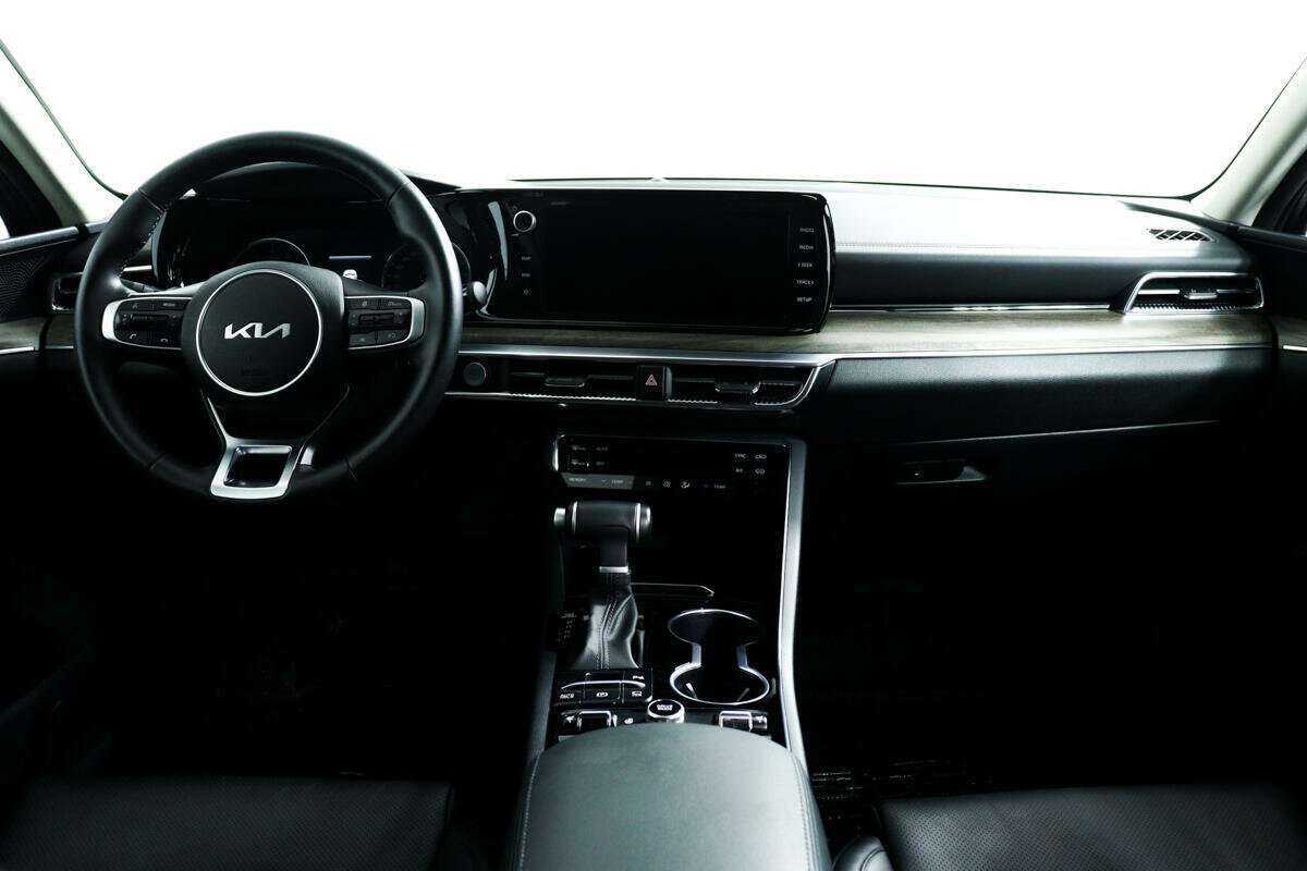 Kia K5 2022 года с пробегом. Фото: #10