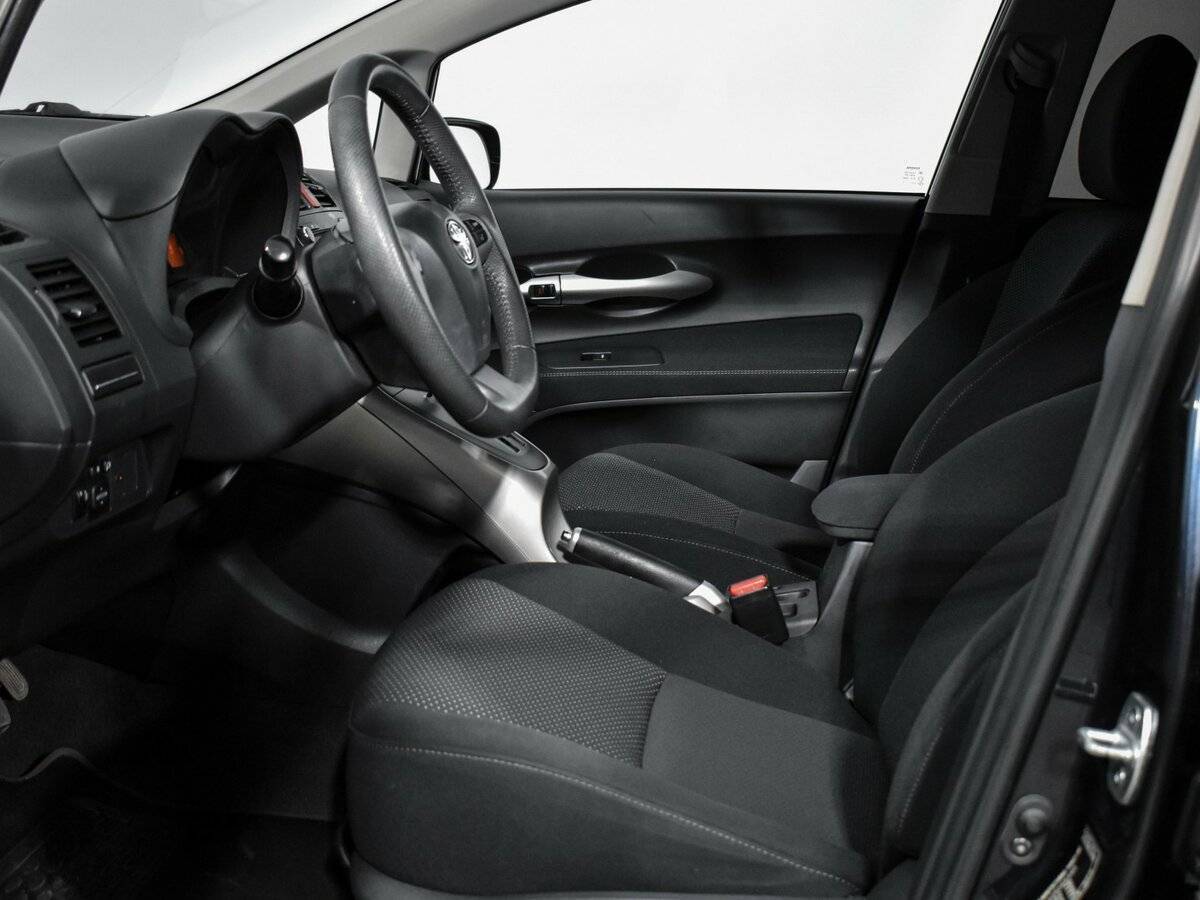 Toyota Auris 2012 года с пробегом. Фото: #11