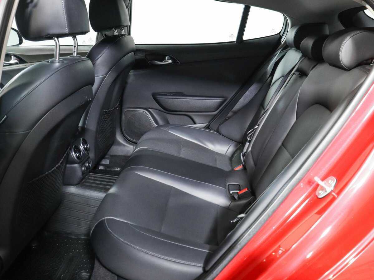 Kia Stinger 2018 года с пробегом. Фото: #7