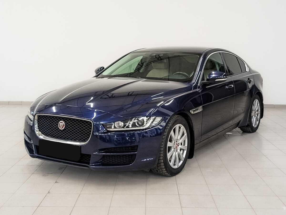 Jaguar XE 2017 года с пробегом. Посмотреть фото