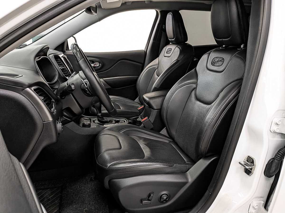 Jeep Cherokee 2019 года с пробегом. Фото: #18