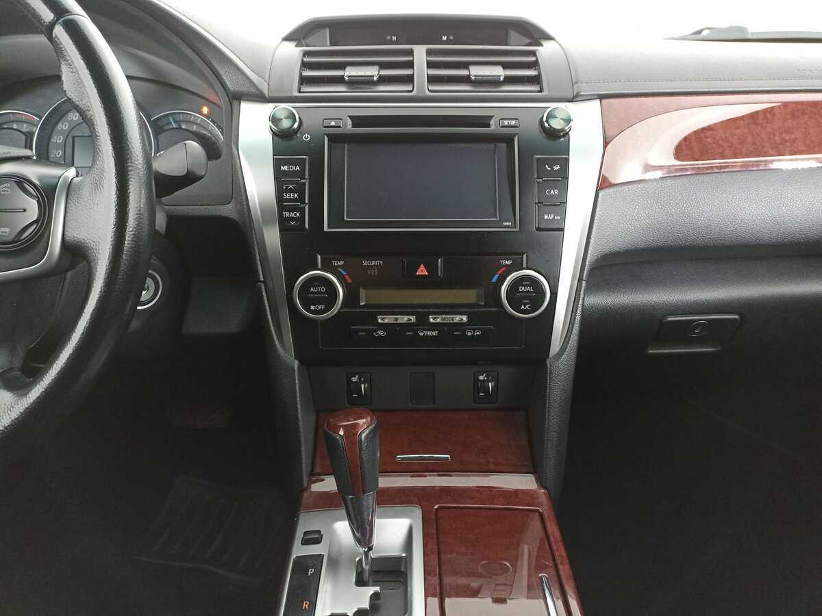 Toyota Camry 2013 года с пробегом. Фото: #14