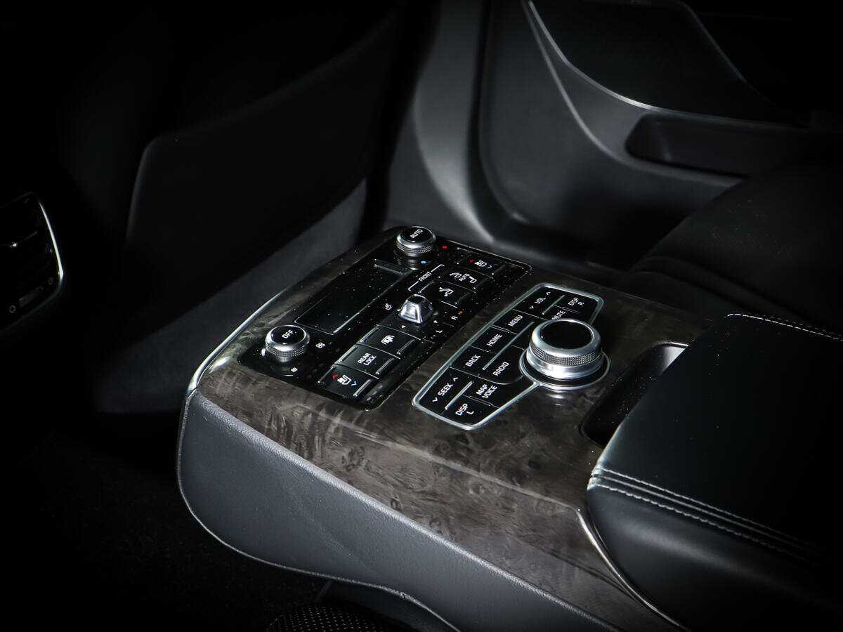 Kia Quoris 2015 года с пробегом. Фото: #15