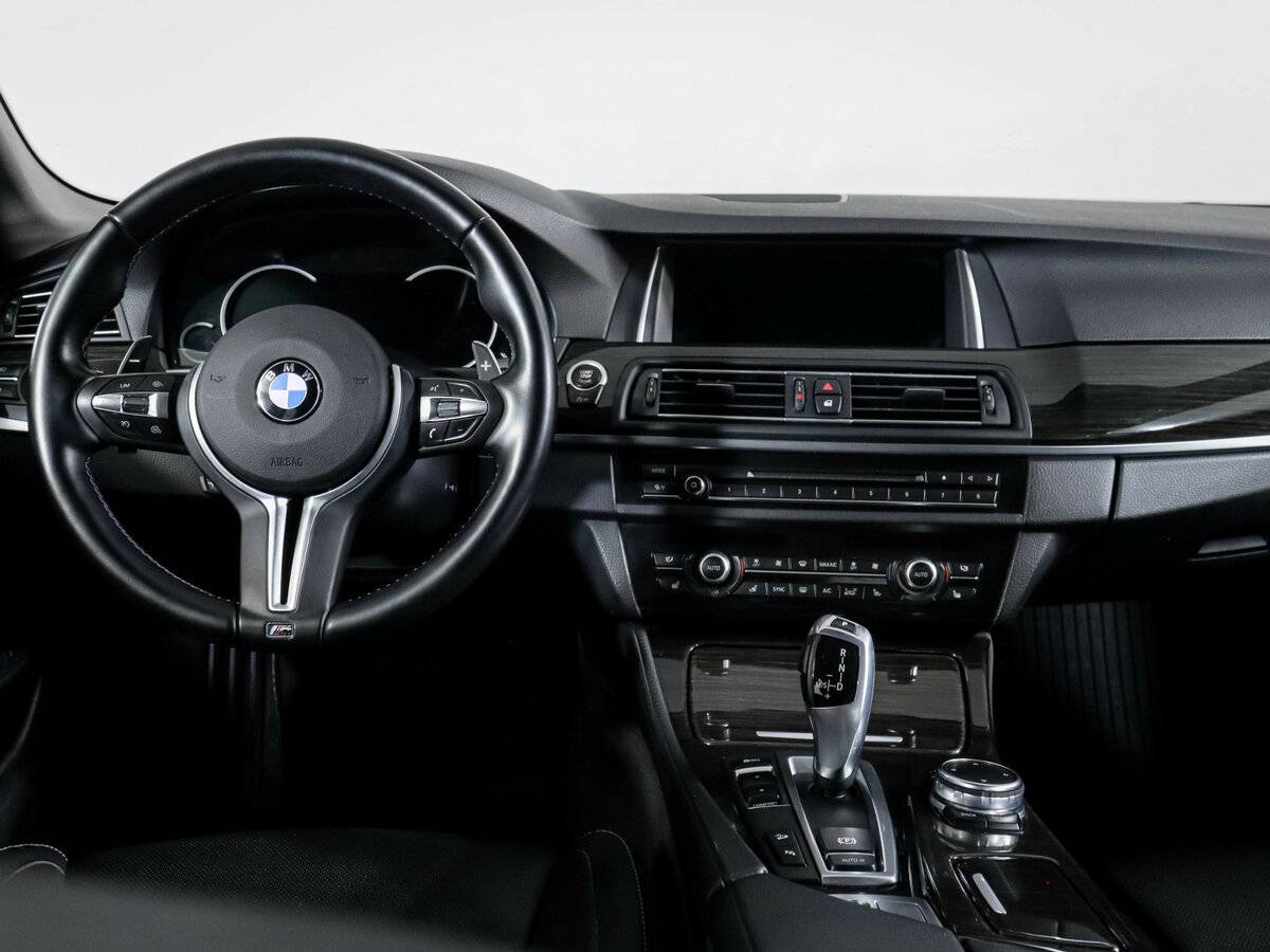 BMW 5 серии 2016 года с пробегом. Фото: #9