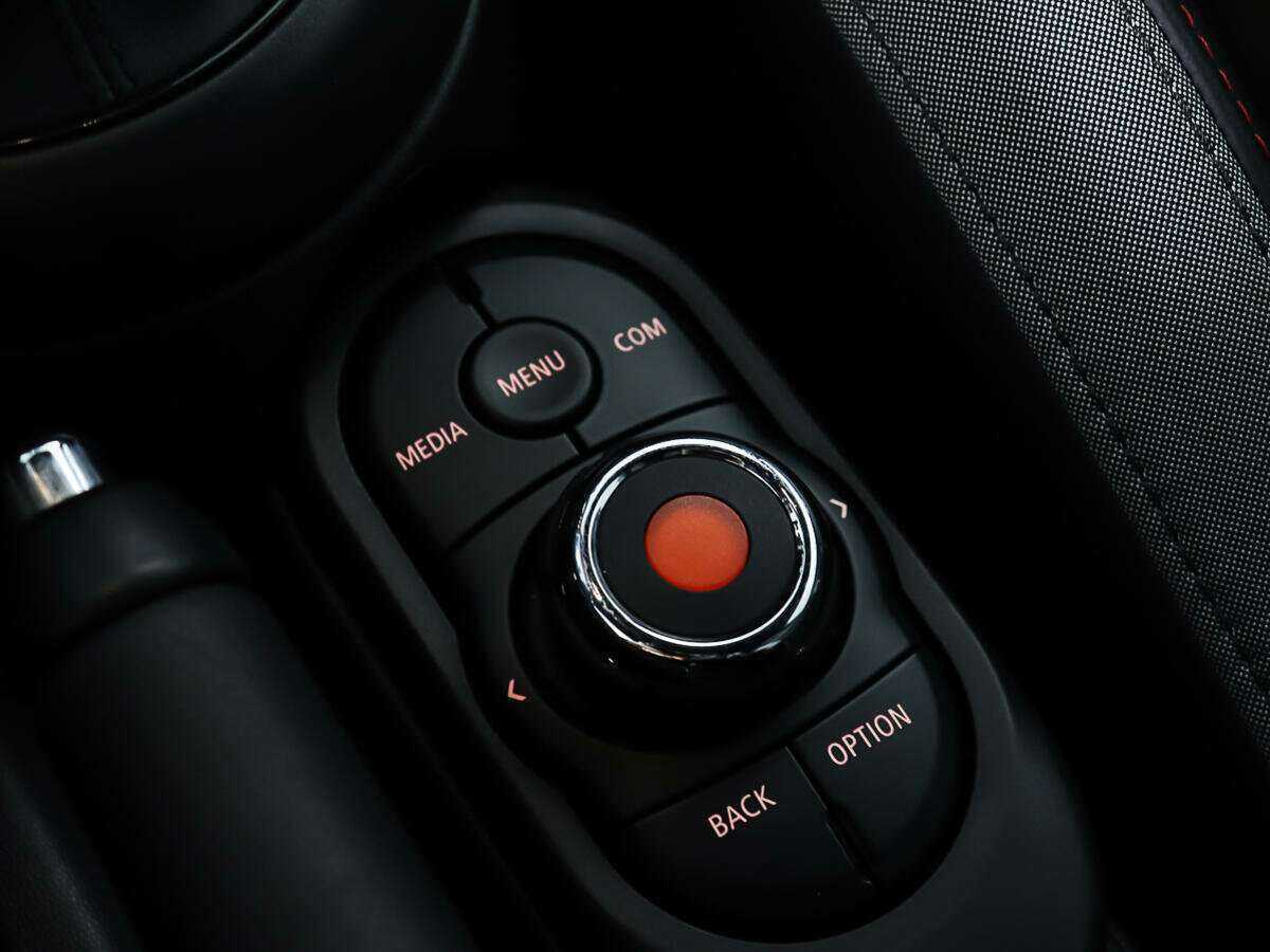 Mini Hatch 2021 года с пробегом. Фото: #16
