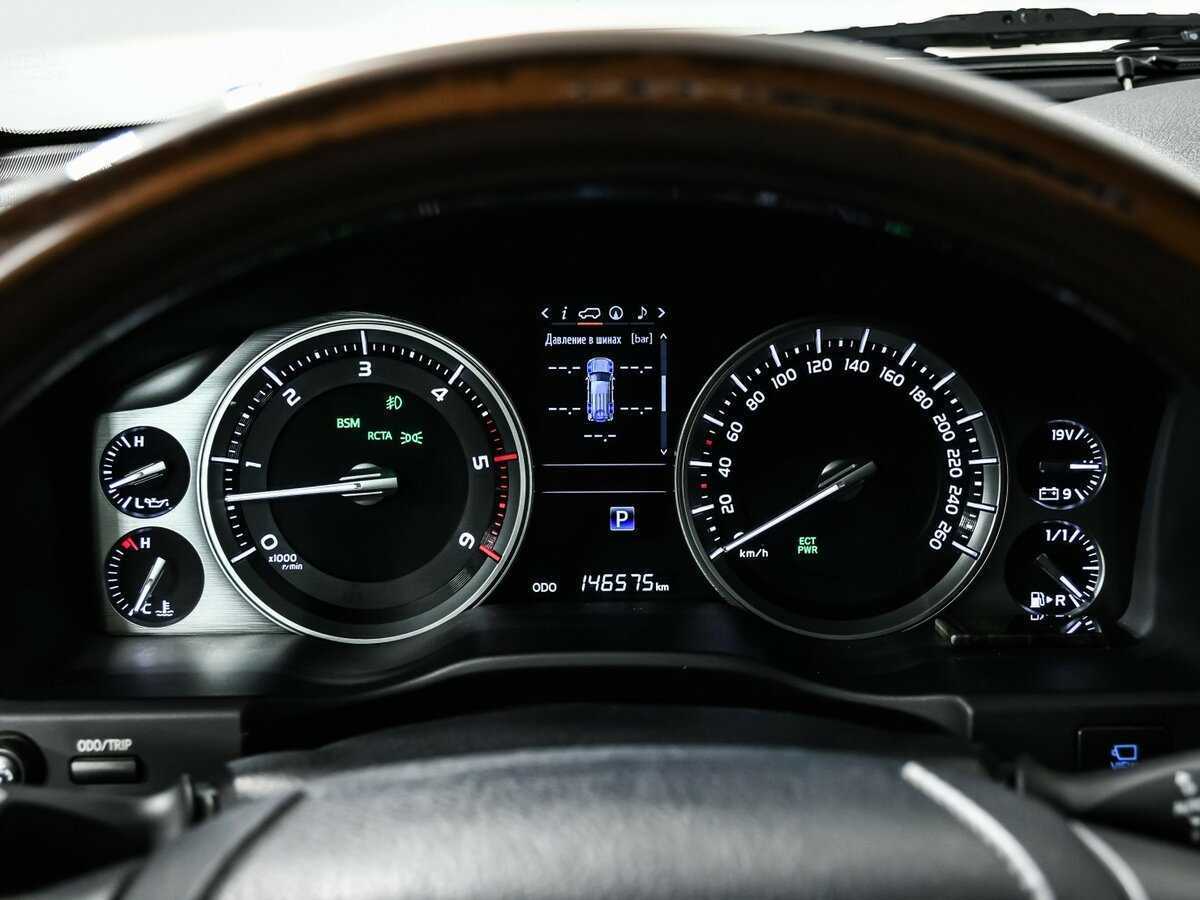 Toyota Land Cruiser 2016 года с пробегом. Фото: #9
