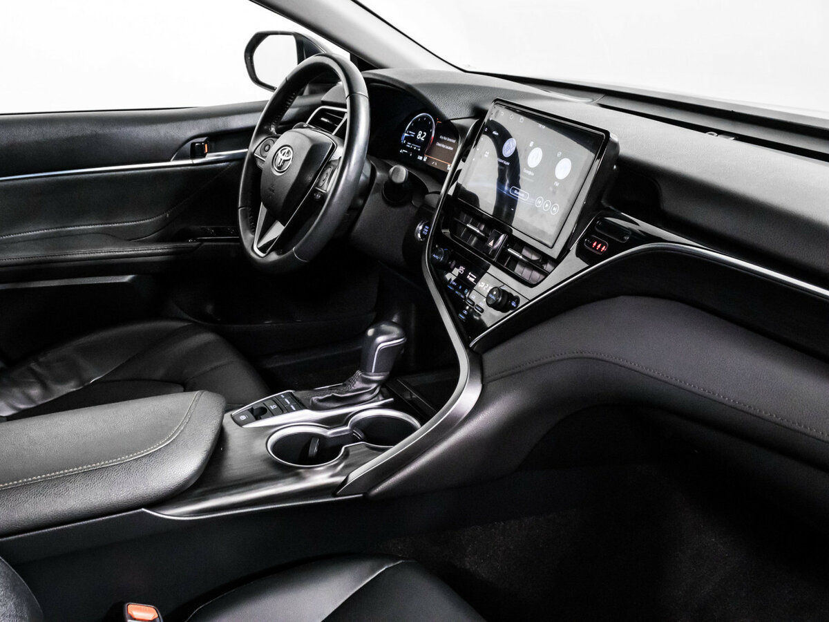 Toyota Camry 2022 года с пробегом. Фото: #6