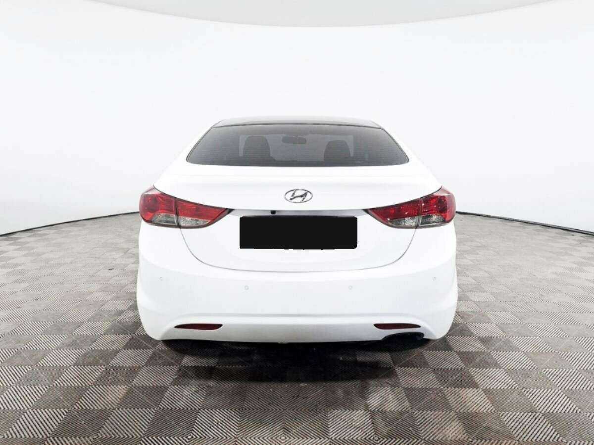 Hyundai Avante 2011 года с пробегом. Фото: #4