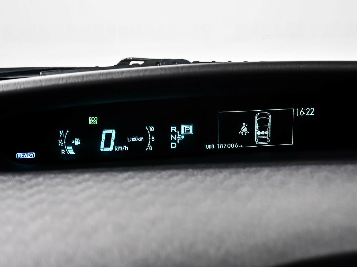 Toyota Prius 2010 года с пробегом. Фото: #9
