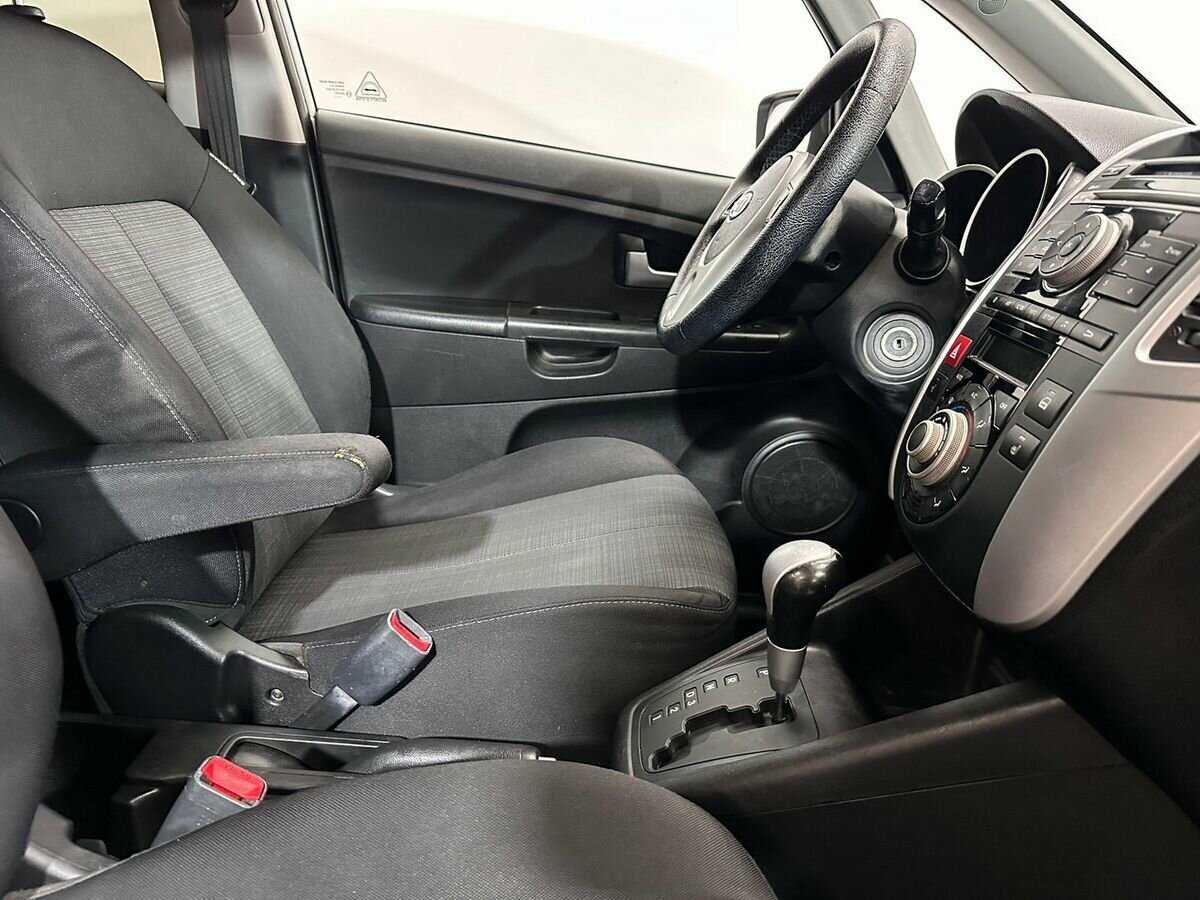 Kia Venga 2011 года с пробегом. Фото: #9