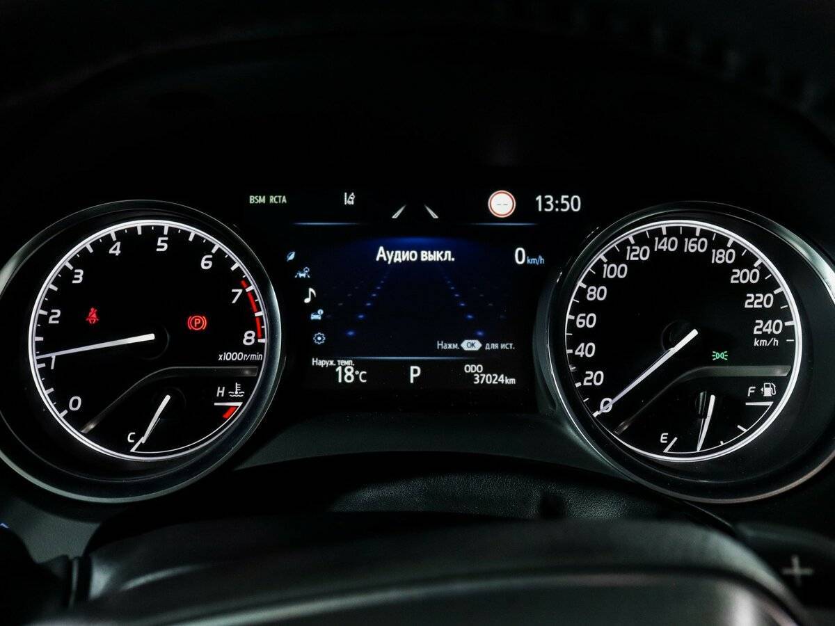 Toyota Camry 2021 года с пробегом. Фото: #7