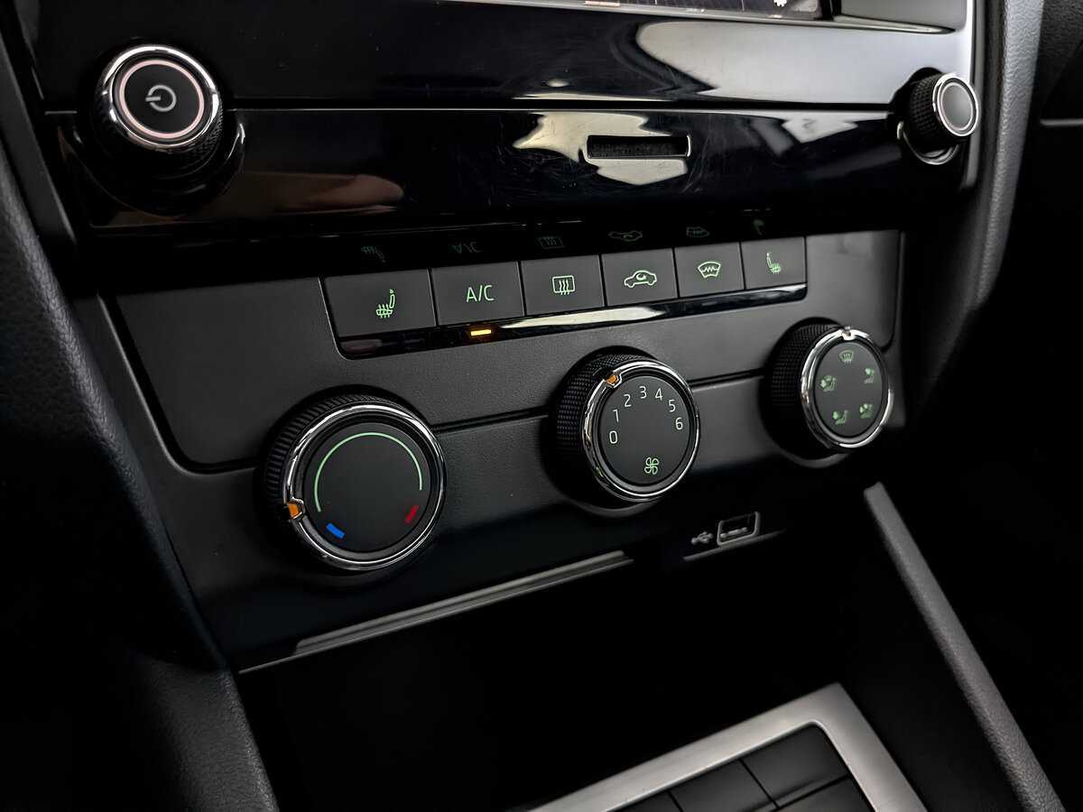 Skoda Octavia 2019 года с пробегом. Фото: #19