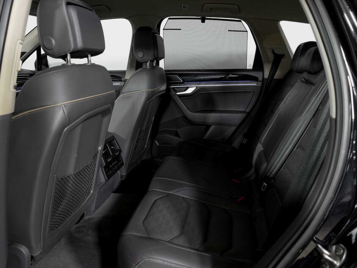 Volkswagen Touareg 2018 года с пробегом. Фото: #9
