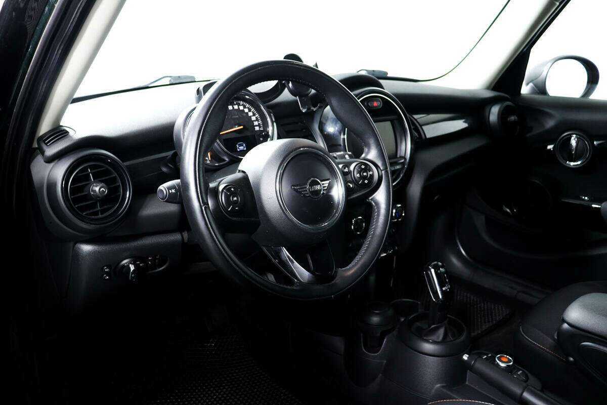 Mini Hatch 2018 года с пробегом. Фото: #12