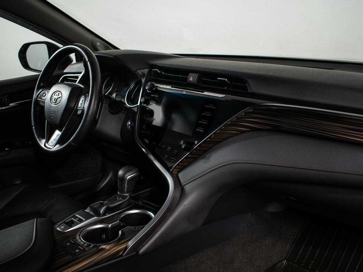 Toyota Camry 2019 года с пробегом. Фото: #6