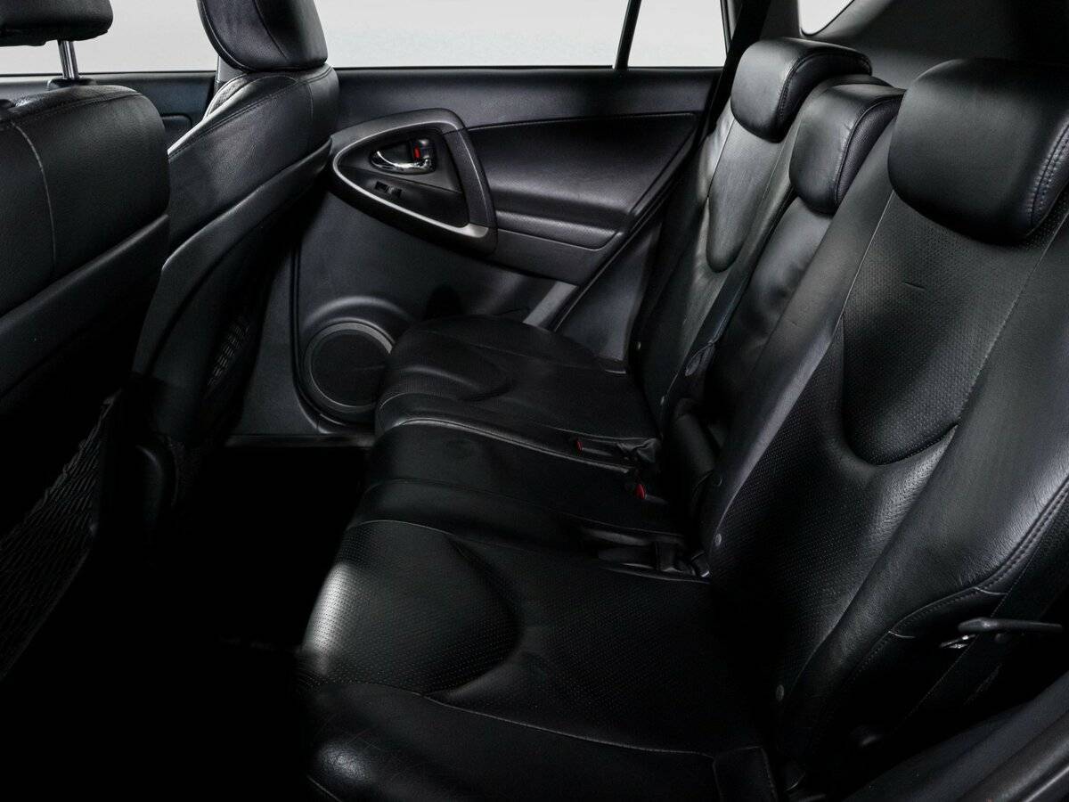 Toyota RAV4 2010 года с пробегом. Фото: #9