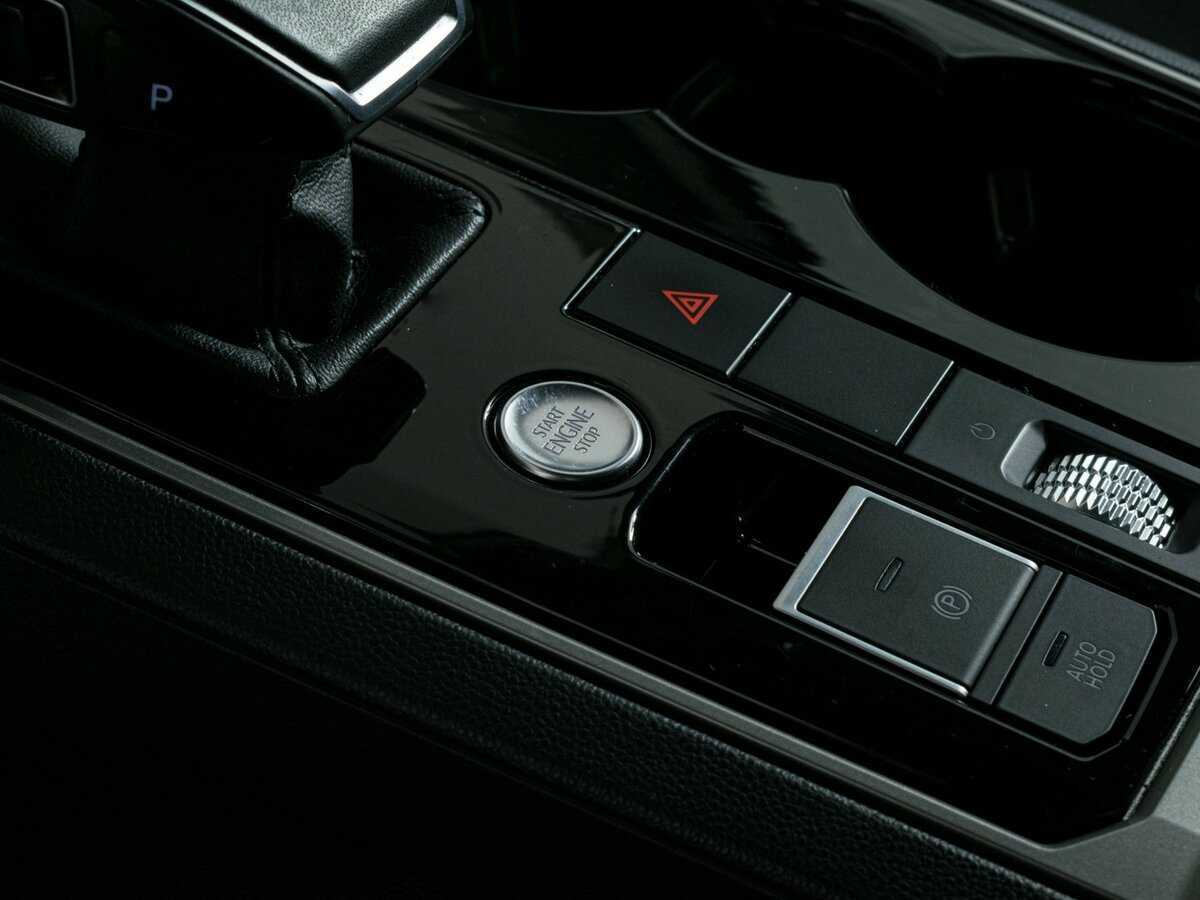 Volkswagen Touareg 2019 года с пробегом. Фото: #17