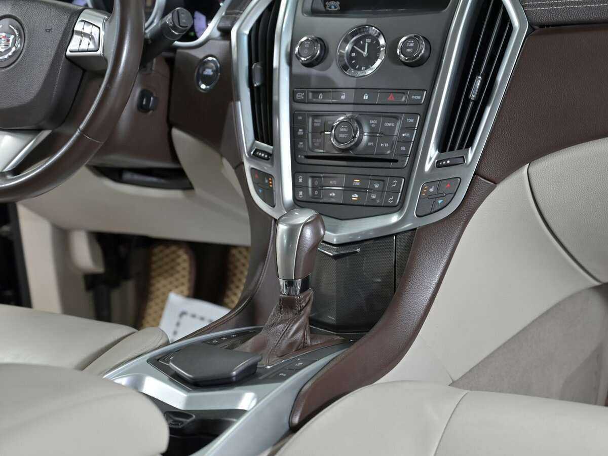 Cadillac SRX 2010 года с пробегом. Фото: #13
