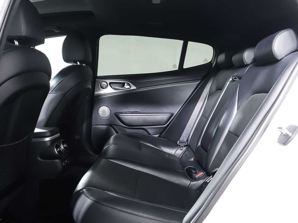 Kia Stinger 2018 года с пробегом. Фото: #9