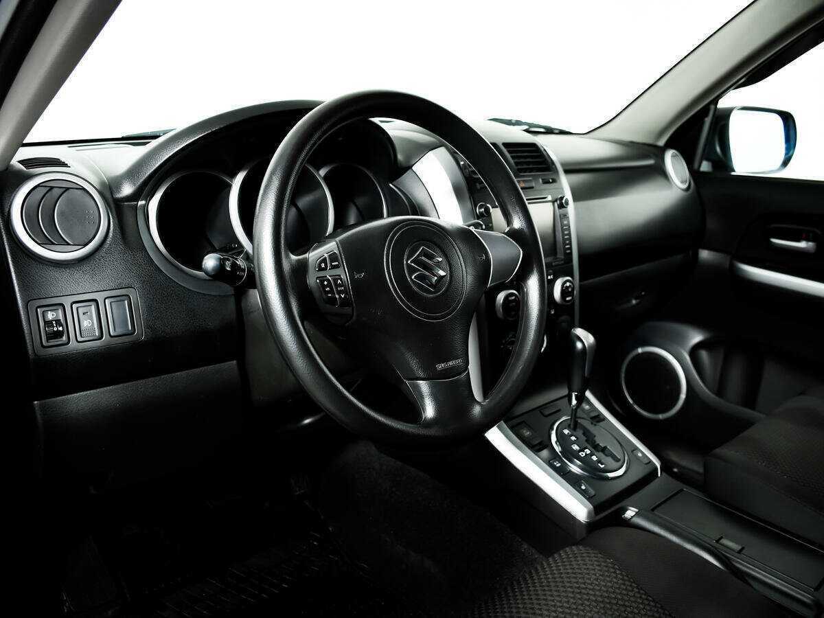 Suzuki Grand Vitara 2011 года с пробегом. Фото: #12