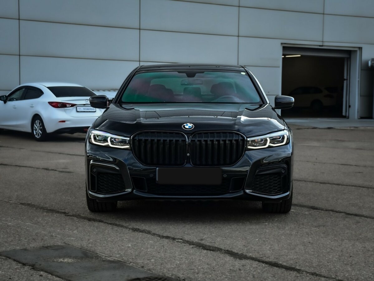 BMW 7 серии 2020 года с пробегом. Фото: #1