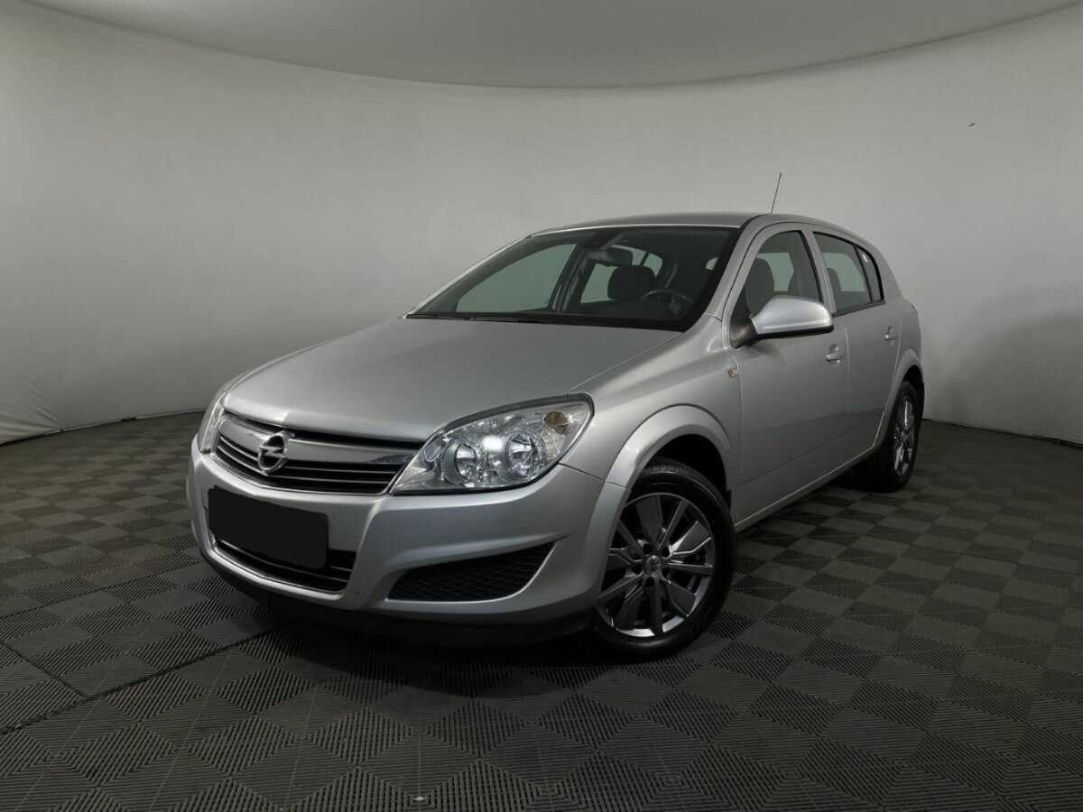 Opel Astra 2010 года с пробегом. Фото: #0