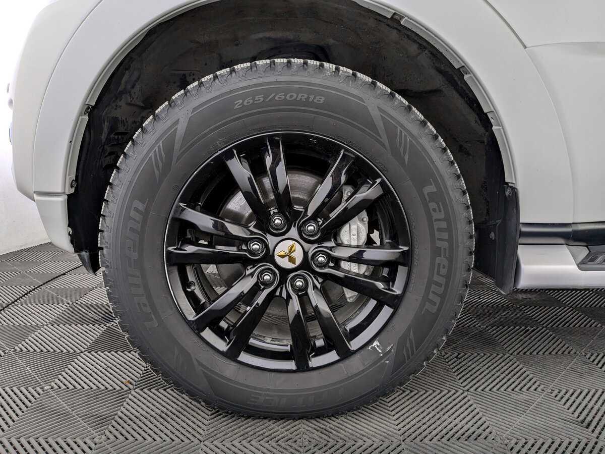 Mitsubishi Pajero 2019 года с пробегом. Фото: #17