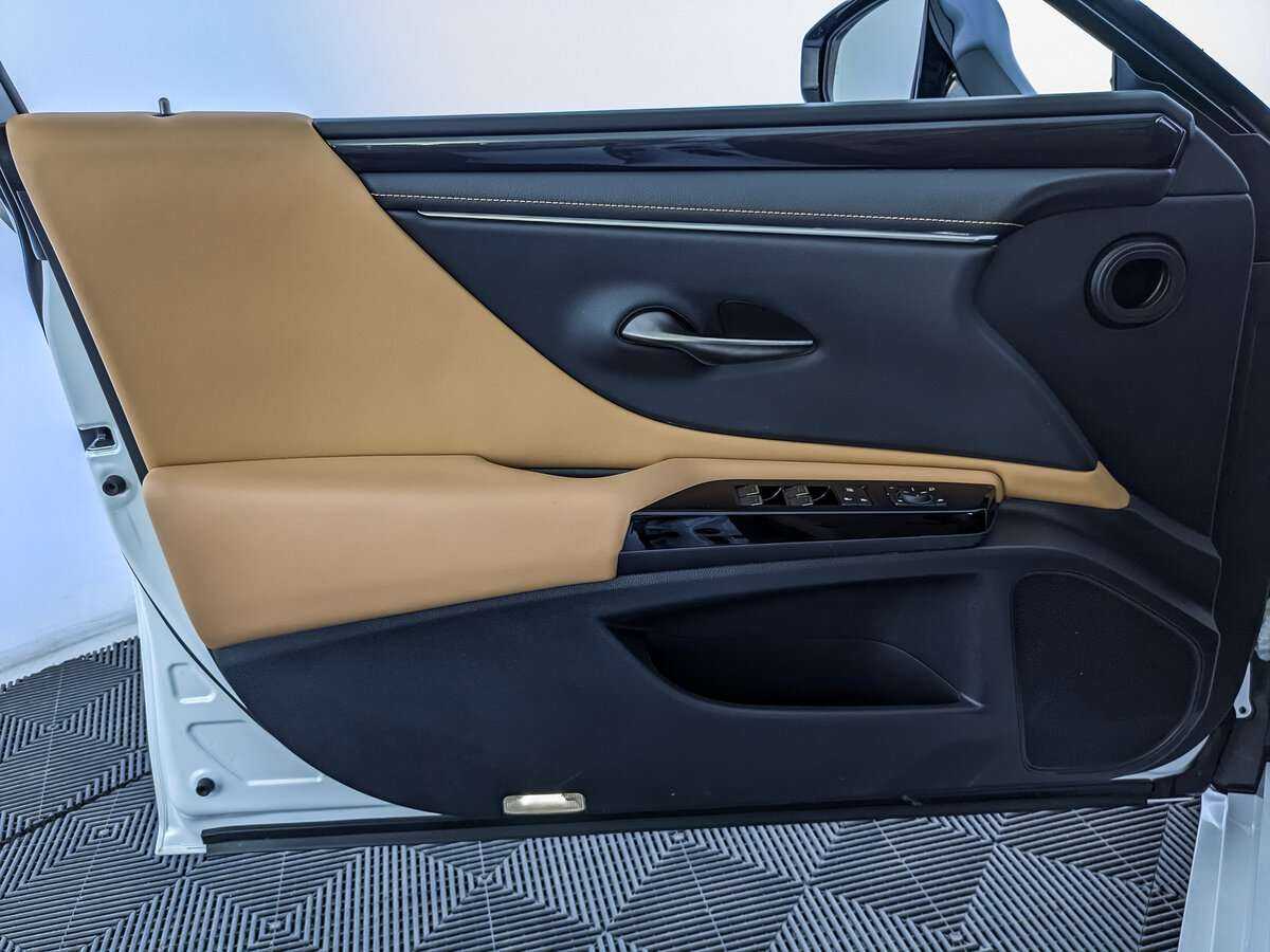 Lexus ES 2022 года с пробегом. Фото: #14
