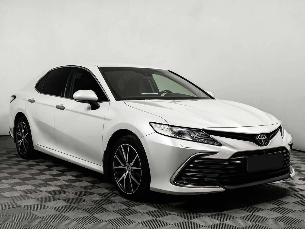 Toyota Camry 2021 года с пробегом. Фото: #2