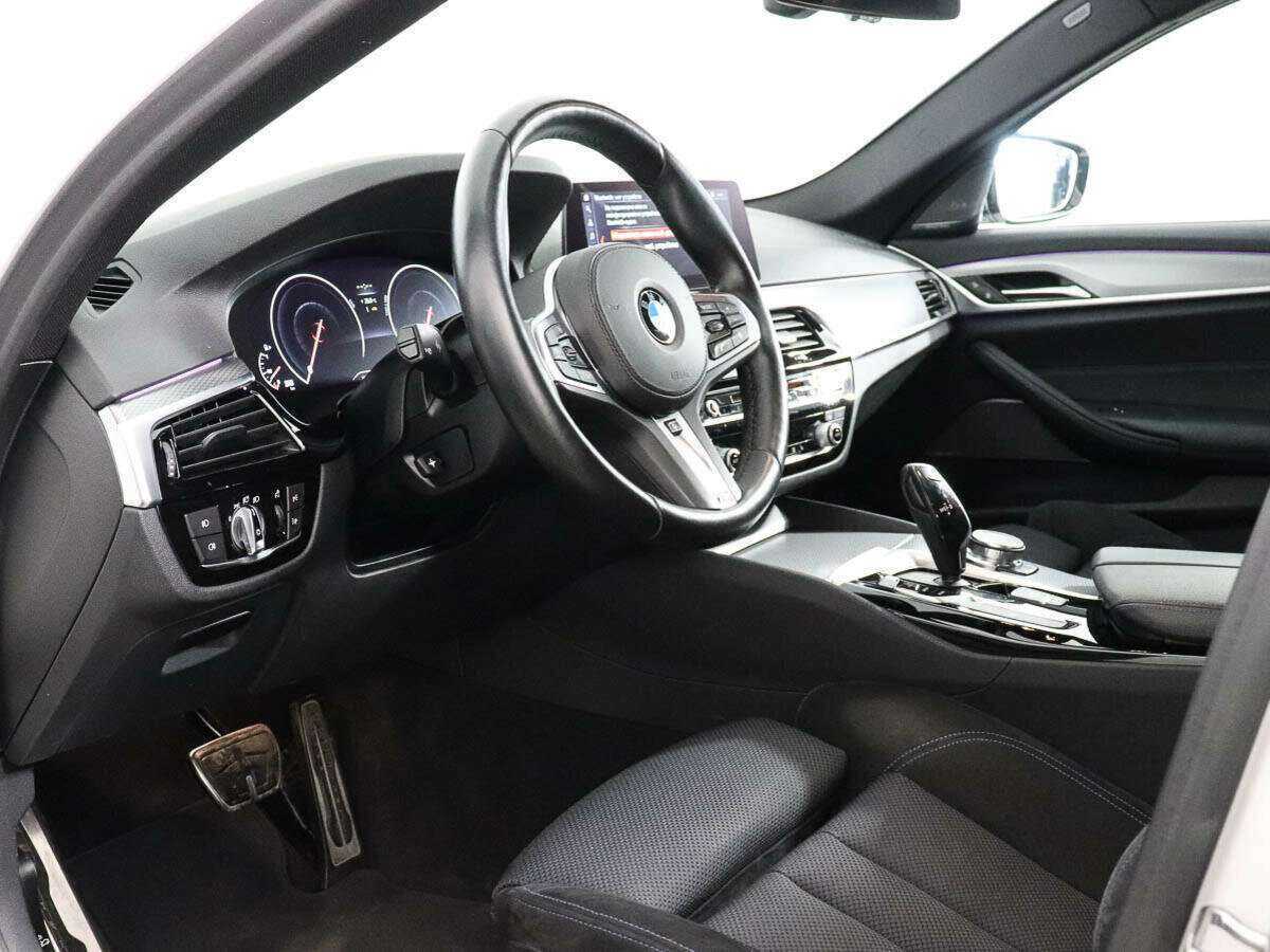 BMW 5 серии 2019 года с пробегом. Фото: #7