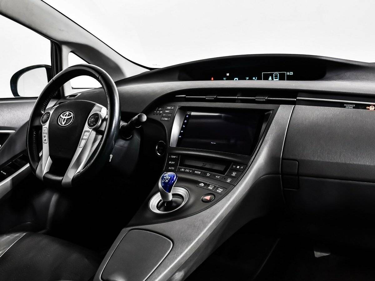 Toyota Prius 2010 года с пробегом. Фото: #8