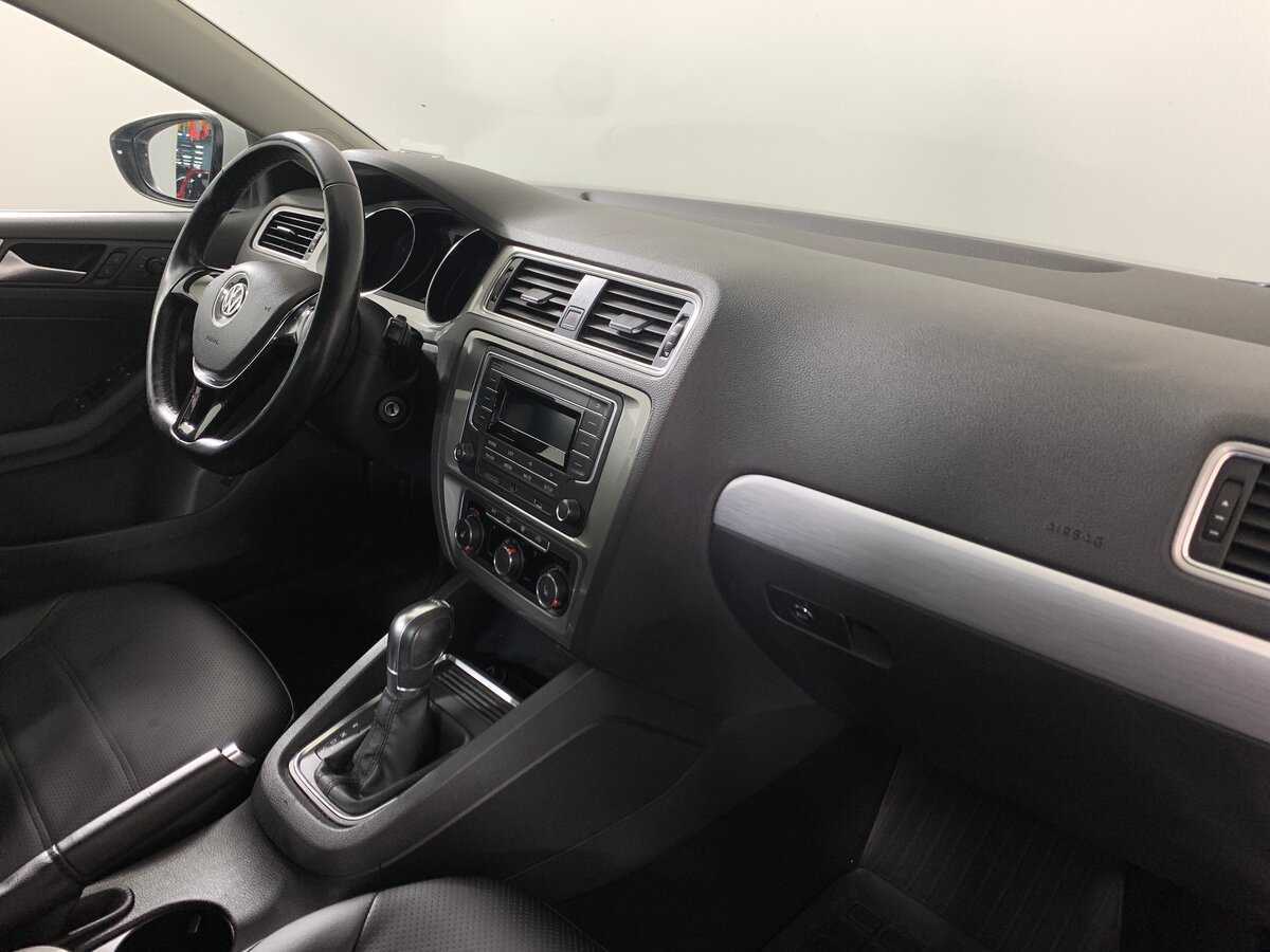 Volkswagen Jetta 2017 года с пробегом. Фото: #12