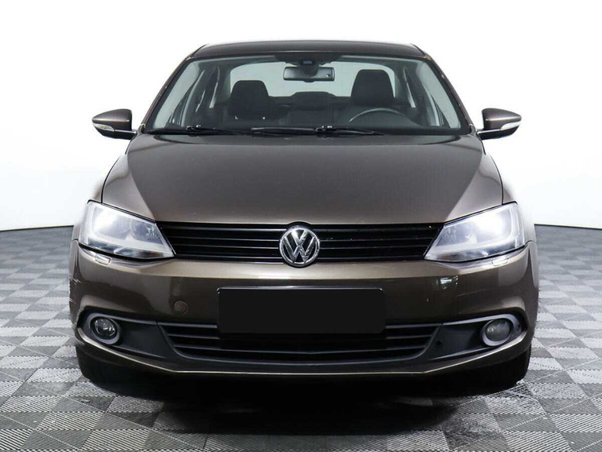 Volkswagen Jetta 2012 года с пробегом. Посмотреть фото
