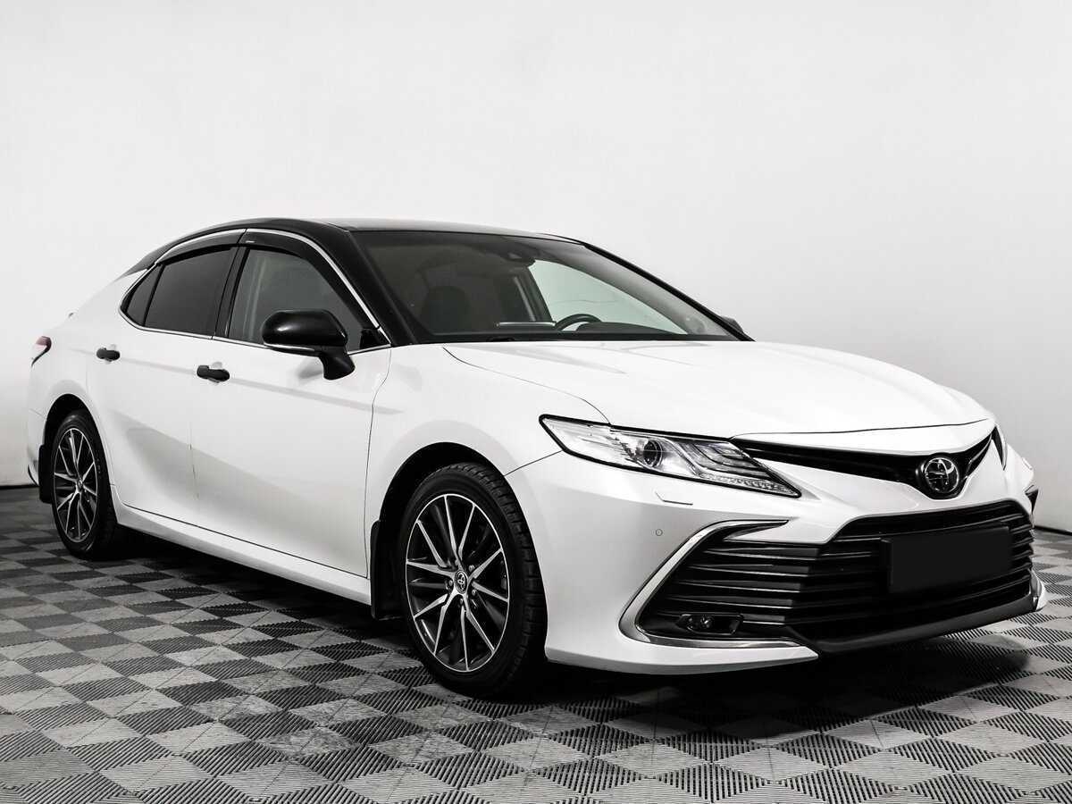 Toyota Camry 2021 года с пробегом. Фото: #2