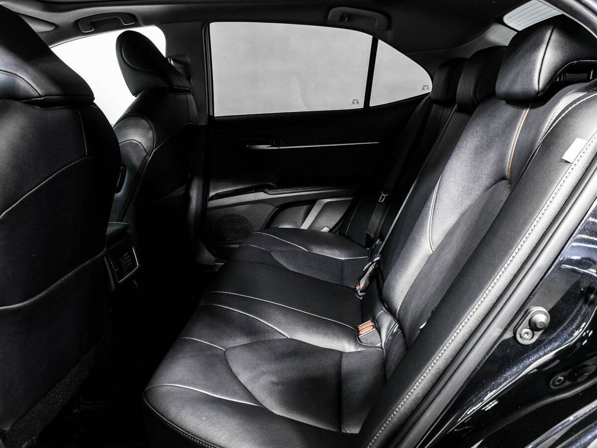 Toyota Camry 2023 года с пробегом. Фото: #13