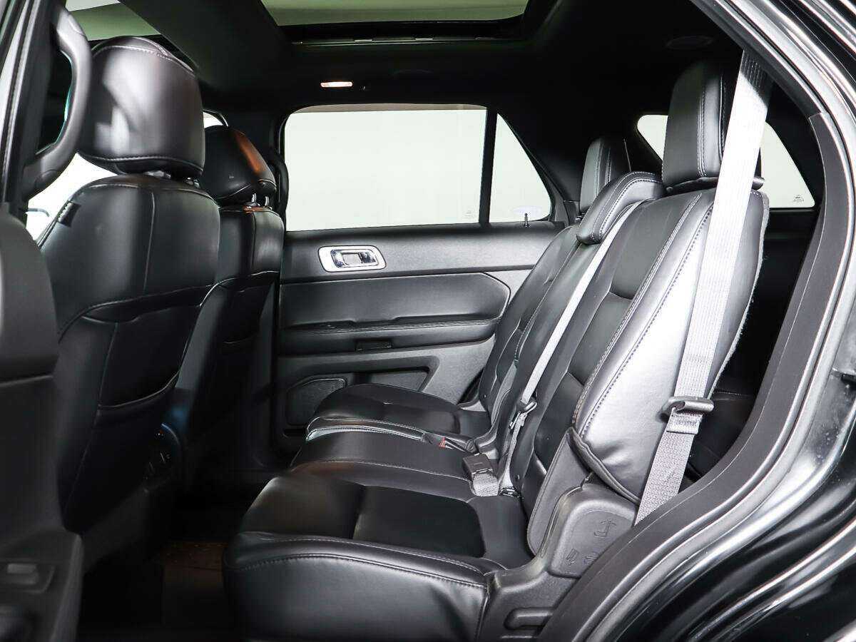 Ford Explorer 2011 года с пробегом. Фото: #9