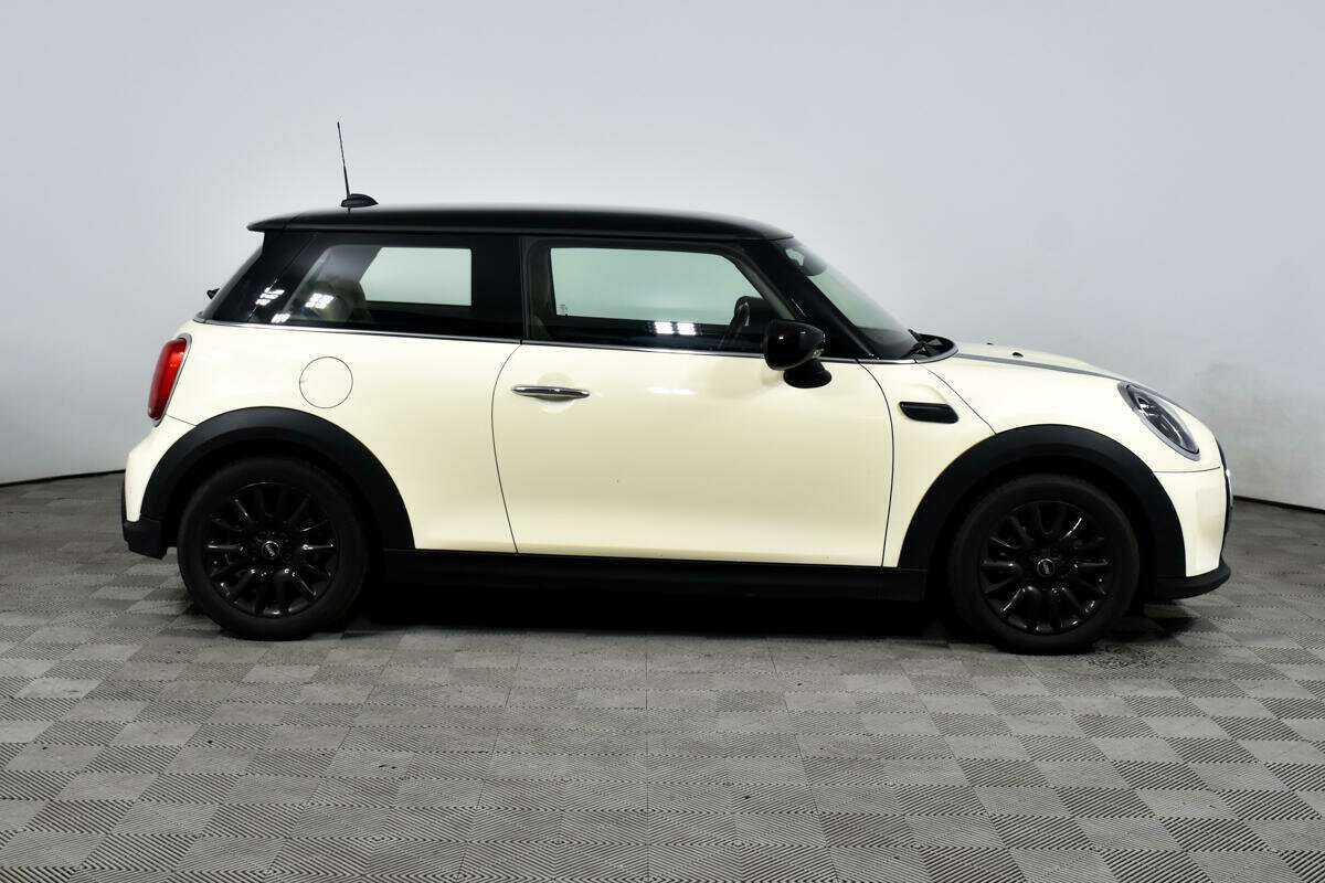 Mini Hatch 2021 года с пробегом. Фото: #3