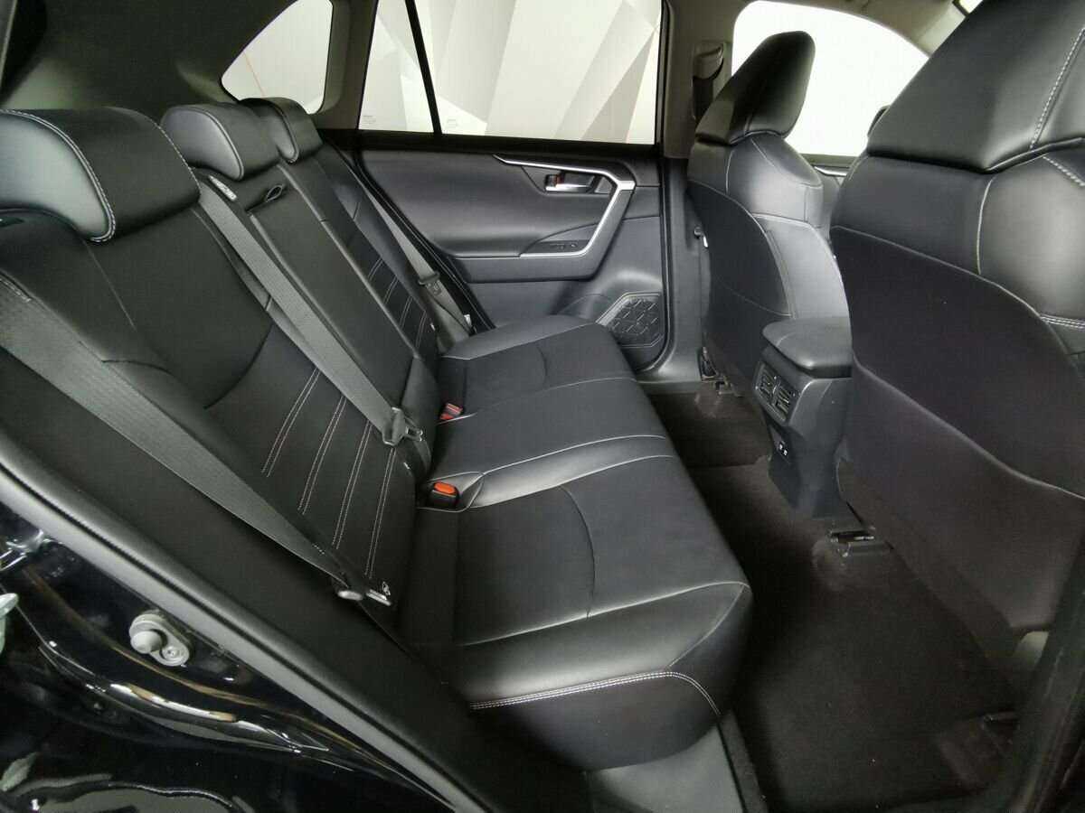 Toyota RAV4 2019 года с пробегом. Фото: #11