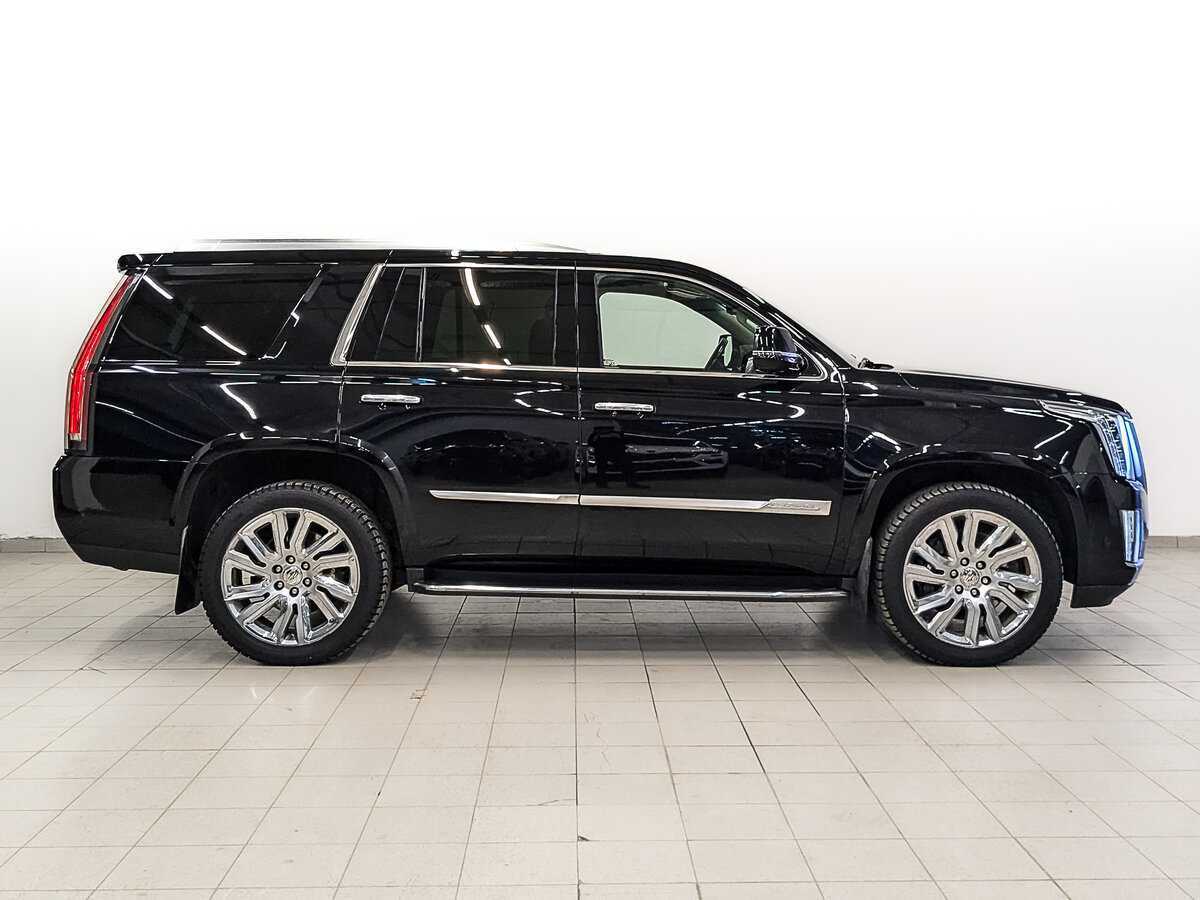 Cadillac Escalade 2018 года с пробегом. Фото: #3