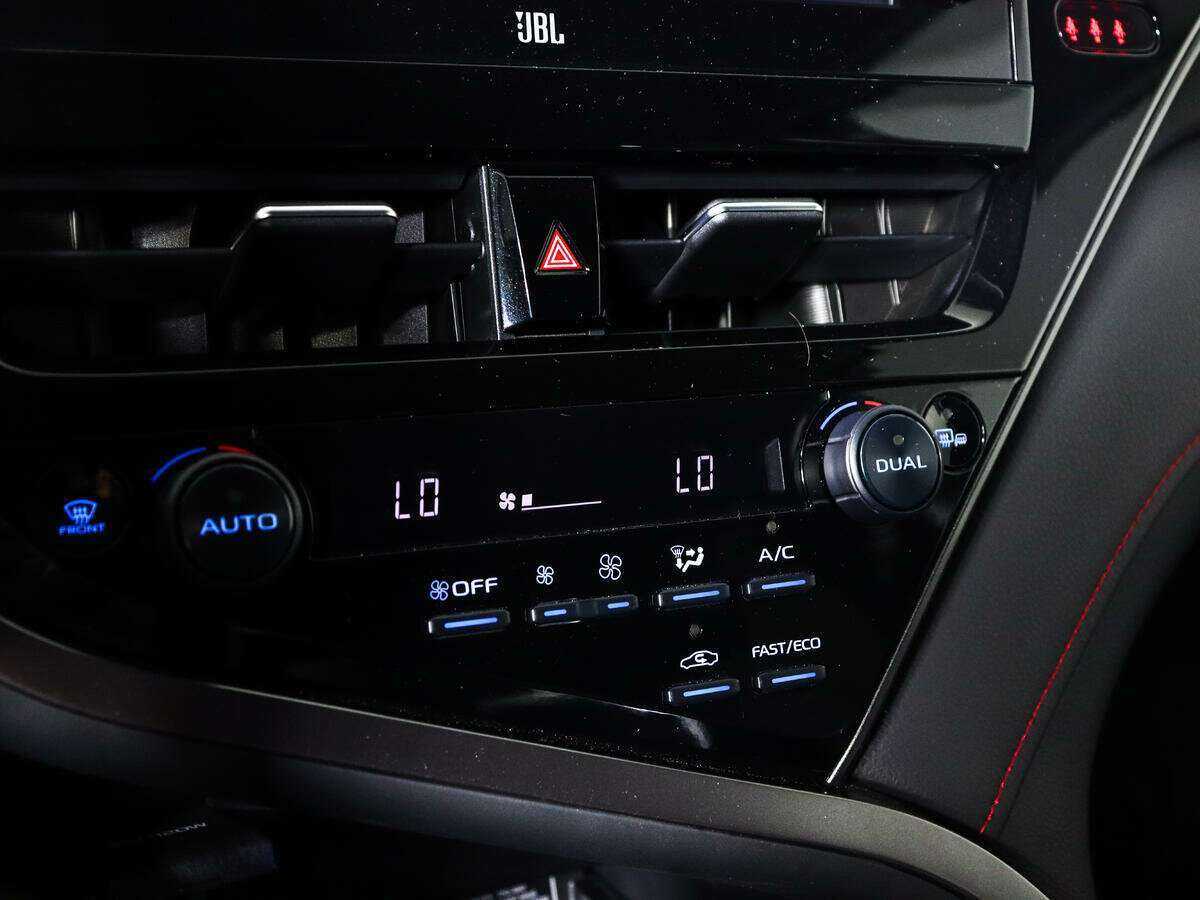 Toyota Camry 2021 года с пробегом. Фото: #17