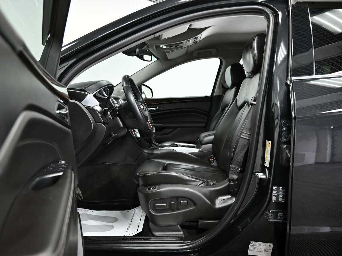 Cadillac SRX 2013 года с пробегом. Фото: #4